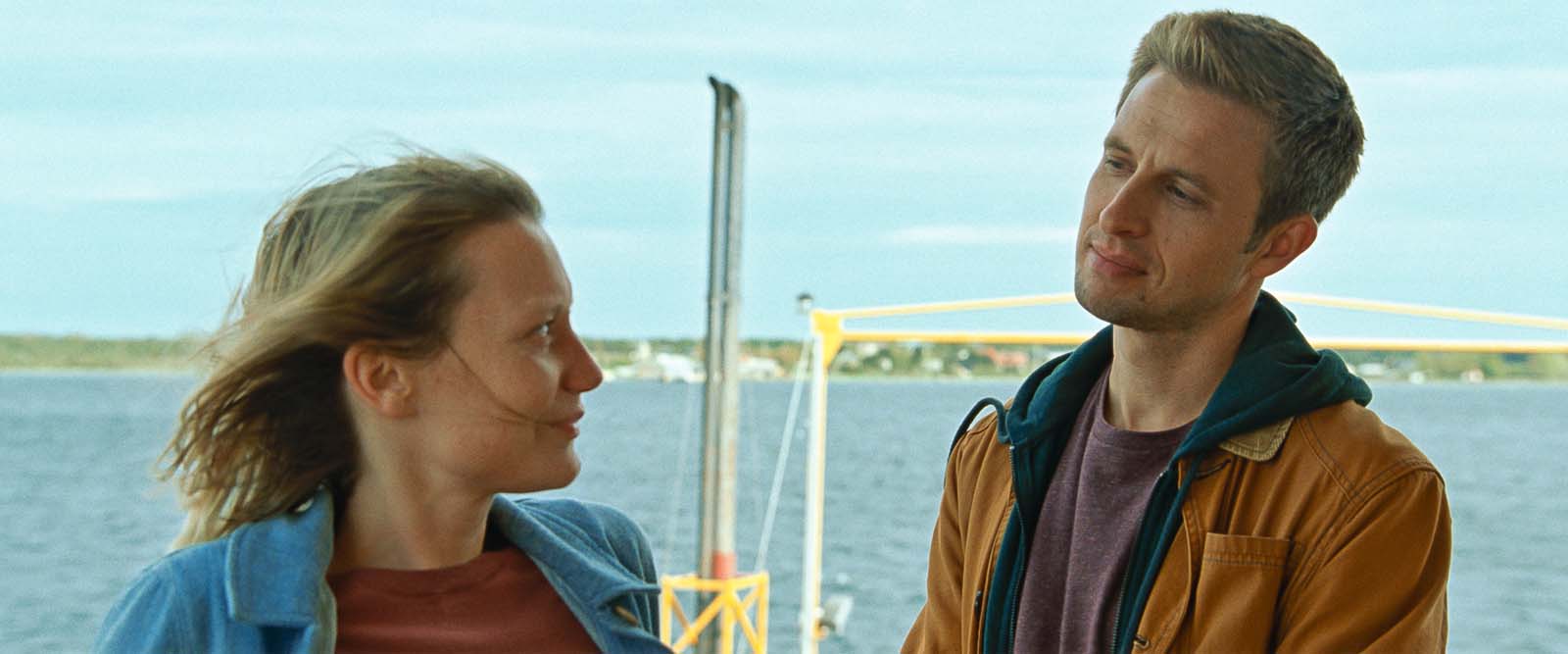 Amy (Mia Wasikowska) y Joseph (Anders Danielsen) en'Bergman Island'